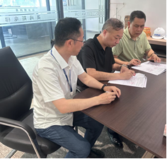 旧梯更新，华亿网页版-华亿（中国）
人在行动