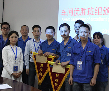 推行6SRQA月考评制度，华亿网页版-华亿（中国）
车间管理水平再上新台阶